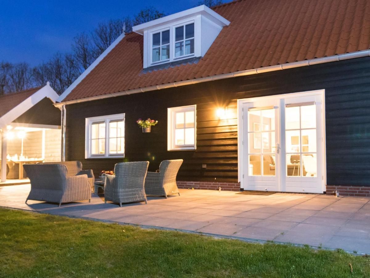 Rustic Holiday Home In Wissenkerke With Garden エクステリア 写真