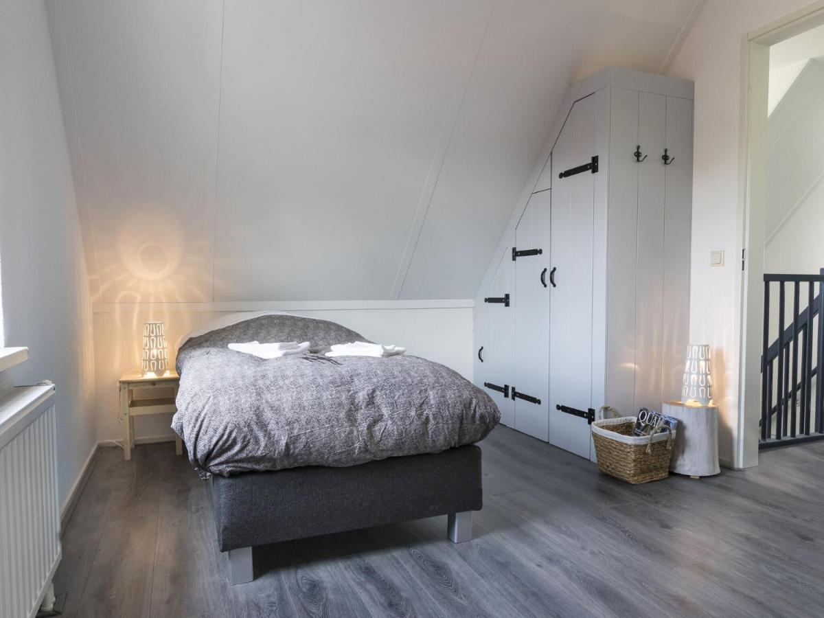 Rustic Holiday Home In Wissenkerke With Garden エクステリア 写真